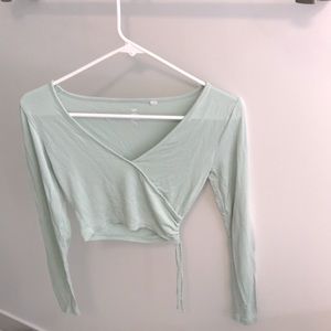 Light green cropped long sleeve XS